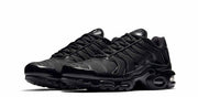 NIKE AIR MAX PLUS TRIPLE BLACK